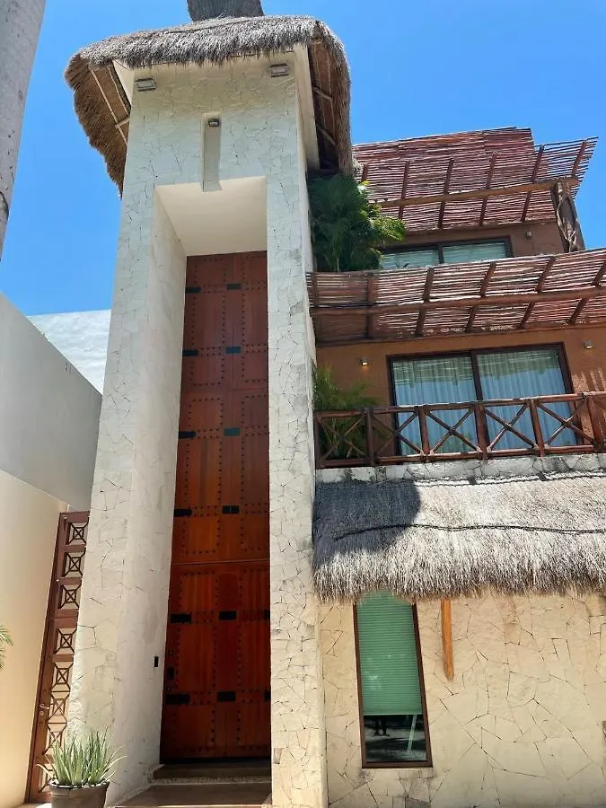 Luxury Beachfront Villa - Pez Volador - Hotel Zone