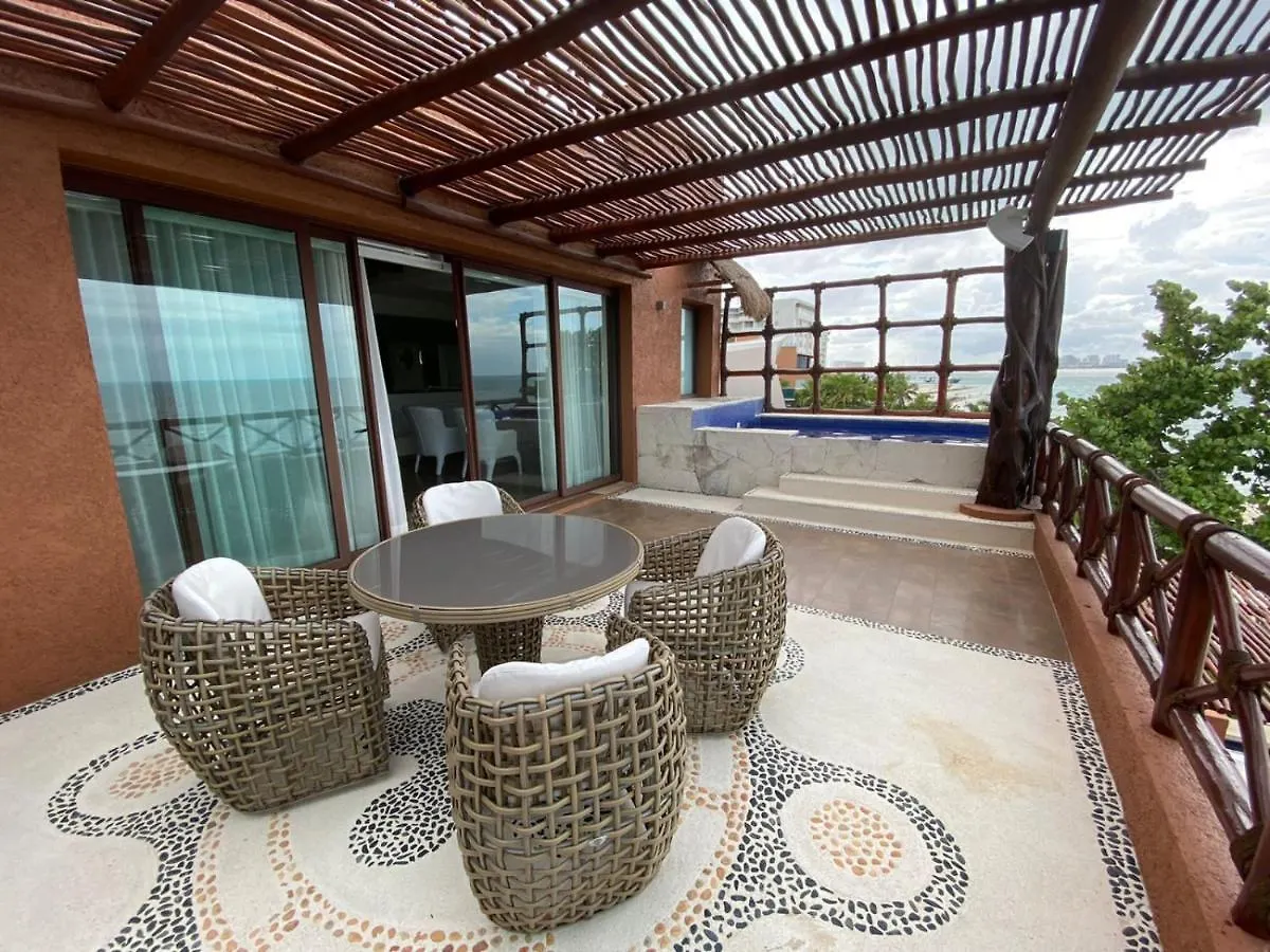 Luxury Beachfront Villa - Pez Volador - Hotel Zone